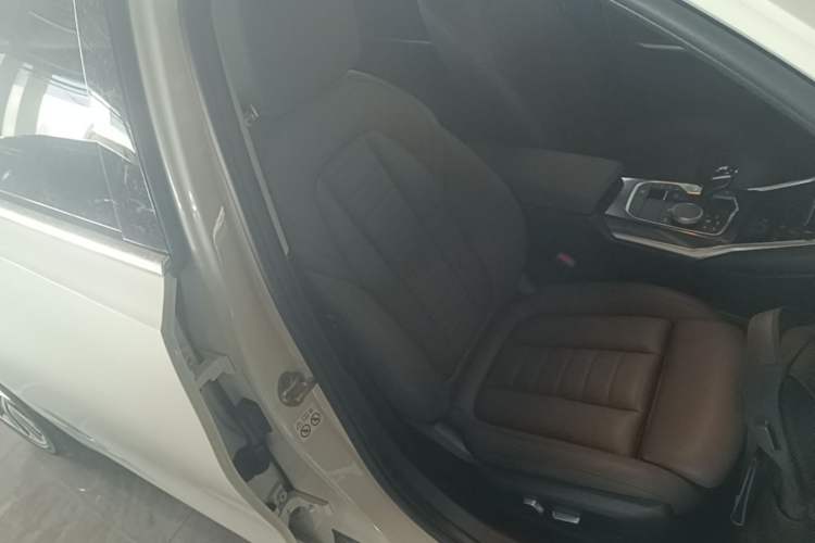 Used BMW 3 Series 2020 325Li First Edition Right Front Seat