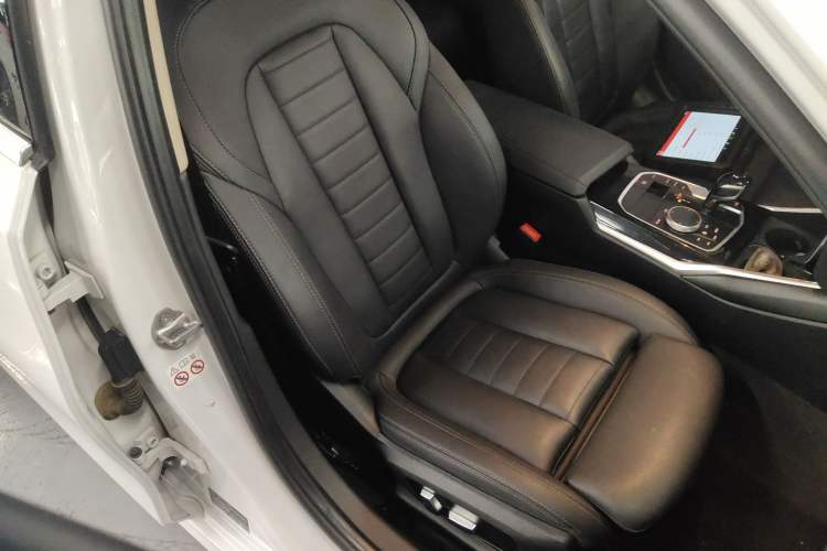 Used BMW 3 Series 2020 325Li First Edition Right Front Seat