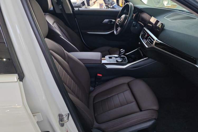 Used BMW 3 Series 2020 320Li M Sport Package Right Front Seat