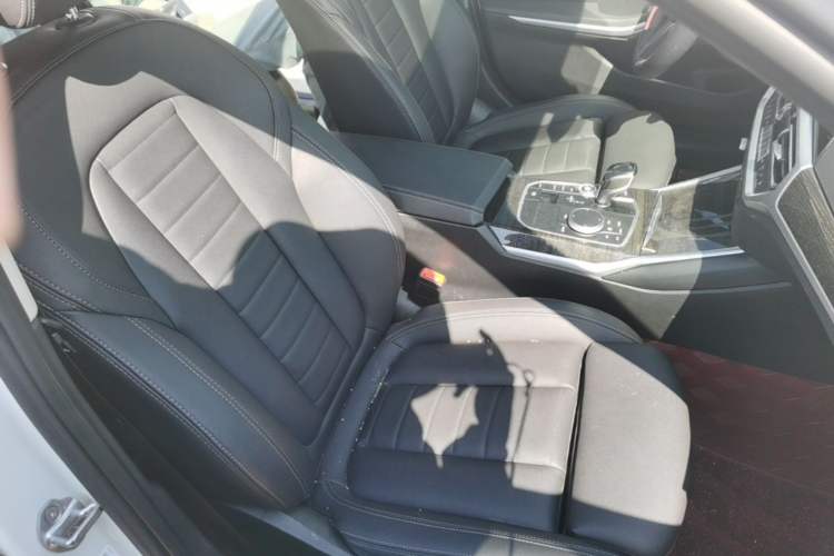 Used BMW 3 Series 2020 Restyled 325Li M Sport Package Right Front Seat