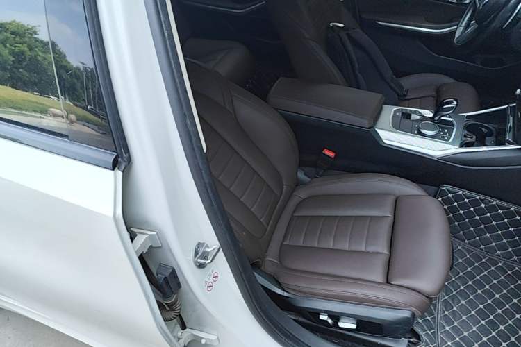 Used BMW 3 Series 2020 325Li M Sport Night Edition Package Right Front Seat
