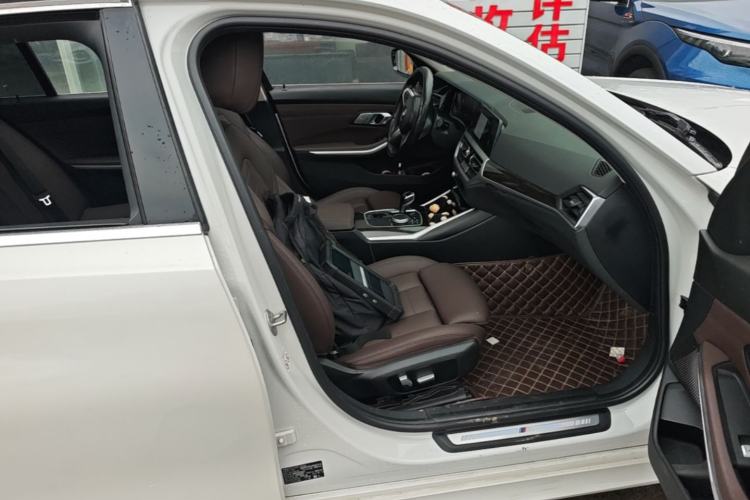 Used BMW 3 Series 2020 Restyled 325Li M Sport Package Right Front Seat