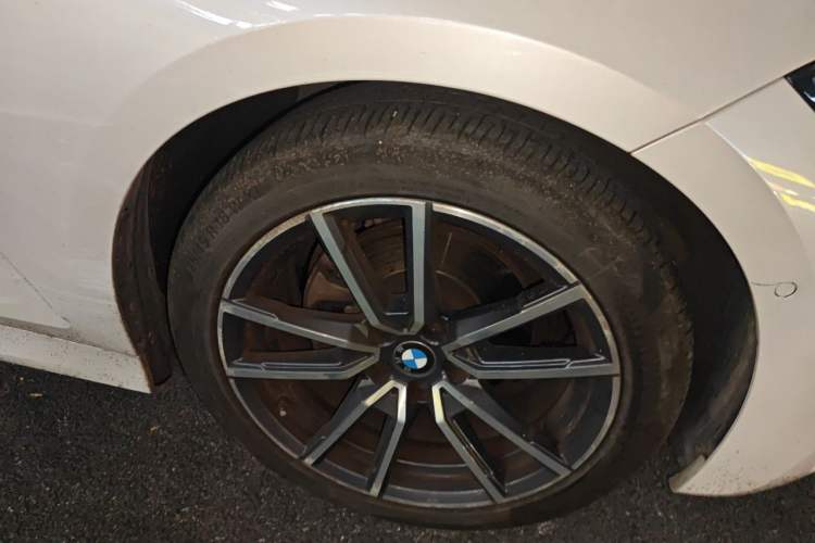 Used BMW 3 Series 2020 Restyled 325Li M Sport Package Right Front Wheel Hub