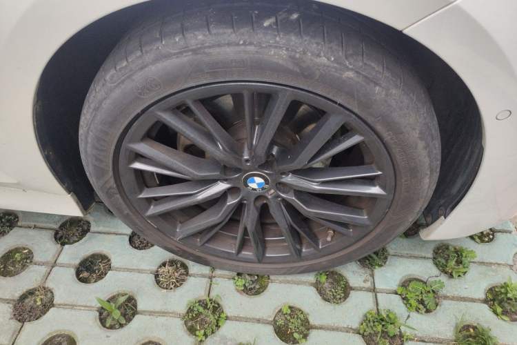 Used BMW 3 Series 2020 Facelifted 325Li M Sport Night Edition Package Right Front Wheel Hub