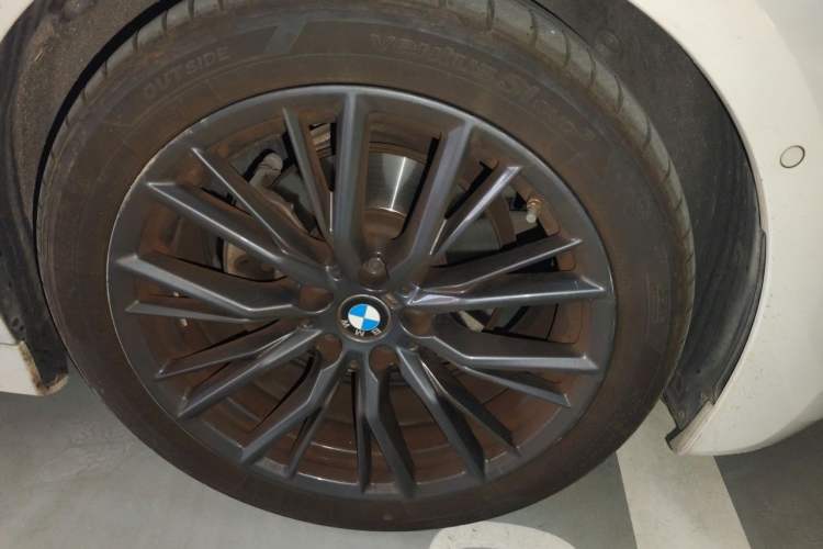 Used BMW 3 Series 2020 Facelifted 325Li M Sport Night Edition Package Right Front Wheel Hub