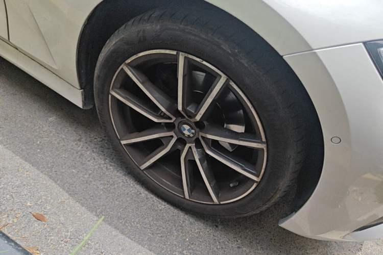 Used BMW 3 Series 2020 325Li M Sport Package Right Front Wheel Hub