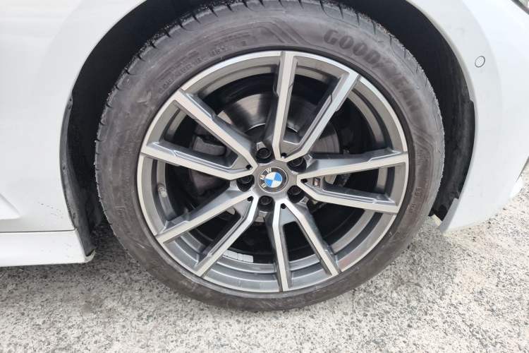 Used BMW 3 Series 2020 Restyled 325Li M Sport Package Right Front Wheel Hub