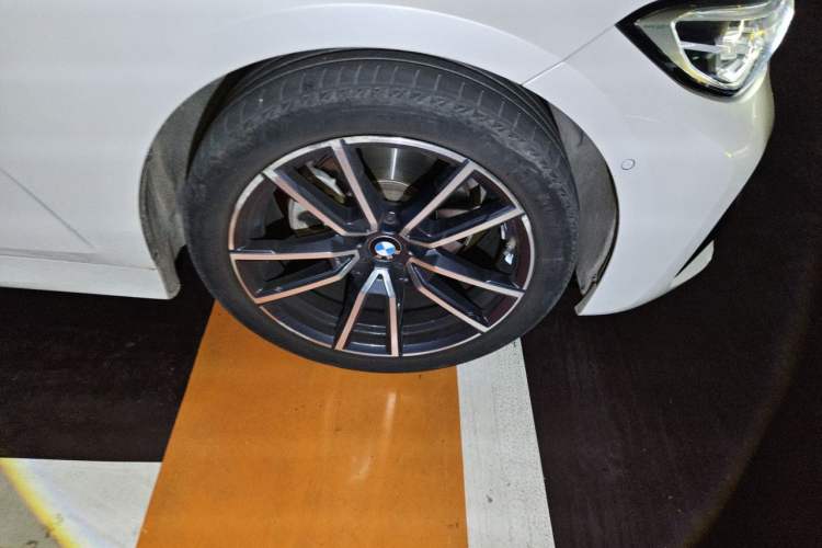 Used BMW 3 Series 2020 320Li M Sport Package Right Front Wheel Hub