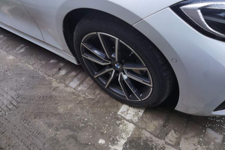 Used BMW 3 Series 2020 325Li M Sport Package Right Front Wheel Hub