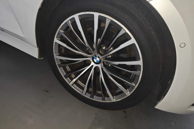 Used BMW 3 Series 2020 325Li First Edition Right Front Wheel Hub