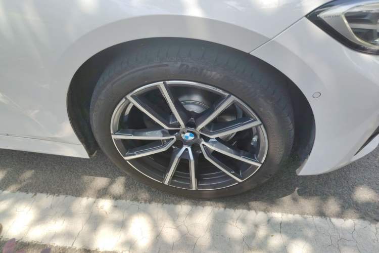 Used BMW 3 Series 2020 325Li M Sport Package Right Front Wheel Hub