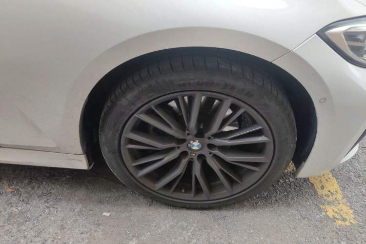 Used BMW 3 Series 2020 Facelifted 325Li M Sport Night Edition Package Right Front Wheel Hub