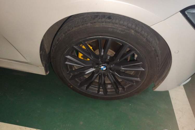 Used BMW 3 Series 2020 325Li M Sport Night Edition Package Right Front Wheel Hub