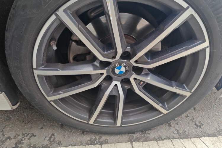 Used BMW 3 Series 2020 320Li M Sport Package Right Front Wheel Hub