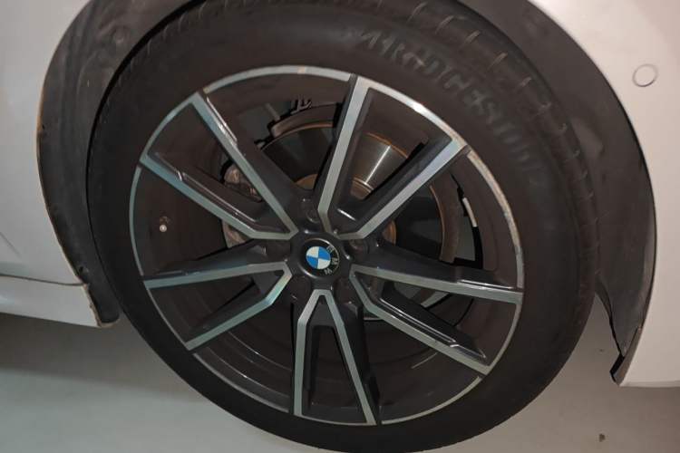 Used BMW 3 Series 2020 325Li M Sport Package Right Front Wheel Hub