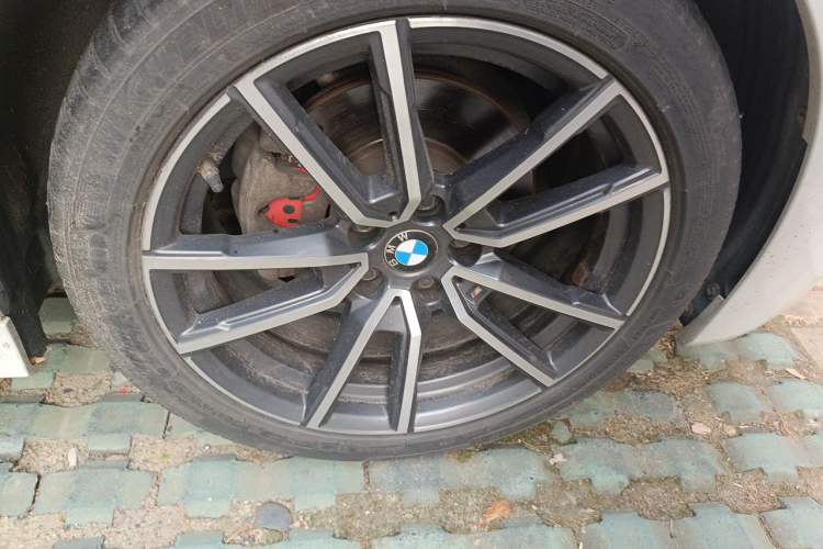 Used BMW 3 Series 2020 325Li M Sport Package Right Front Wheel Hub