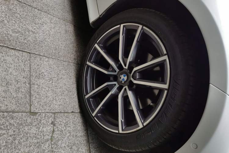 Used BMW 3 Series 2020 320Li M Sport Package Right Front Wheel Hub
