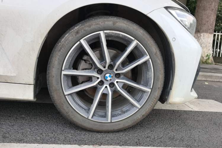 Used BMW 3 Series 2020 320Li M Sport Package Right Front Wheel Hub