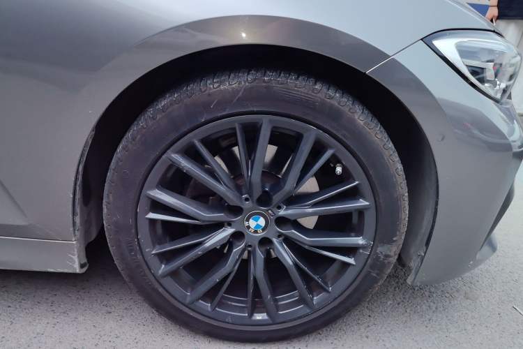 Used BMW 3 Series 2020 Facelifted 325Li M Sport Night Edition Package Right Front Wheel Hub