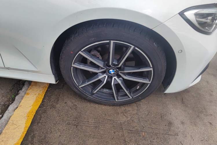 Used BMW 3 Series 2020 320Li M Sport Package Right Front Wheel Hub