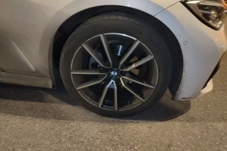 Used BMW 3 Series 2020 320Li M Sport Package Right Front Wheel Hub