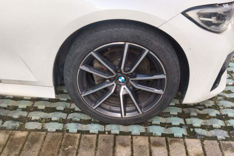 Used BMW 3 Series 2020 325Li M Sport Package Right Front Wheel Hub