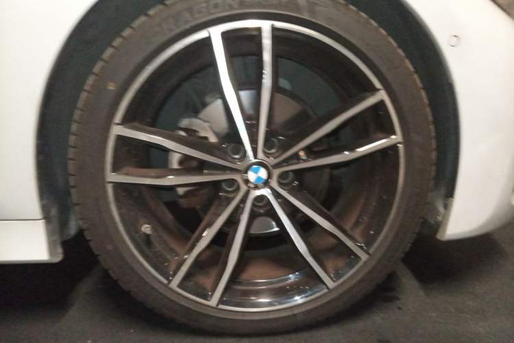Used BMW 3 Series 2020 Restyled 325i M Sport Night Edition Package Right Front Wheel Hub