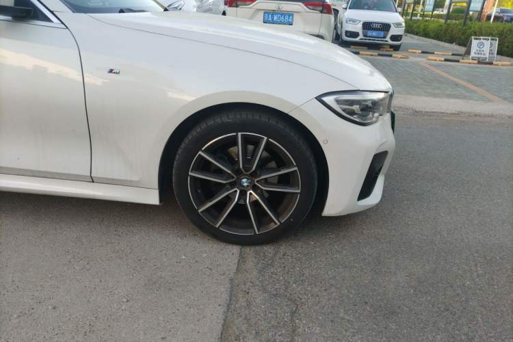 Used BMW 3 Series 2020 Restyled 325Li M Sport Package Right Front Wheel Hub