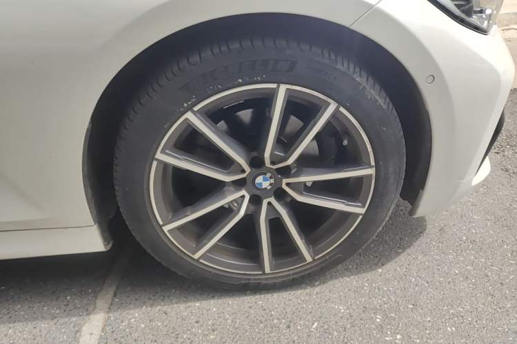 Used BMW 3 Series 2020 325Li M Sport Package Right Front Wheel Hub