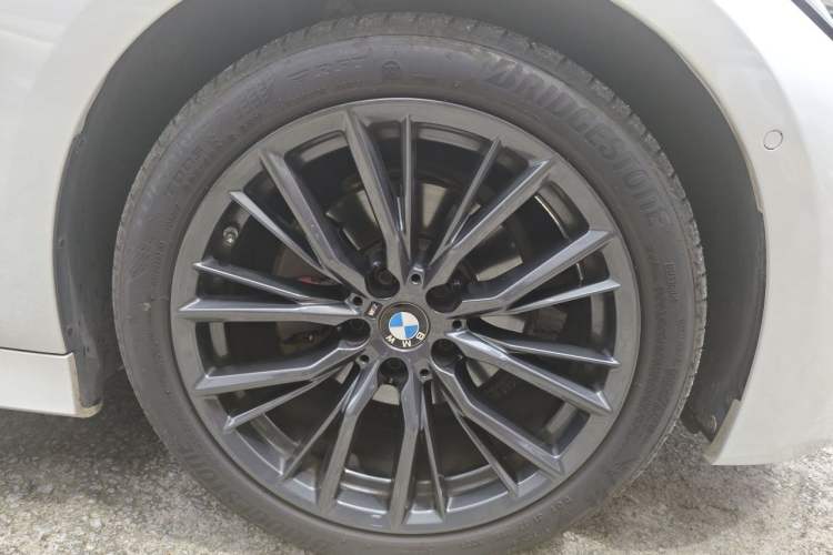 Used BMW 3 Series 2020 Facelifted 325Li M Sport Night Edition Package Right Front Wheel Hub