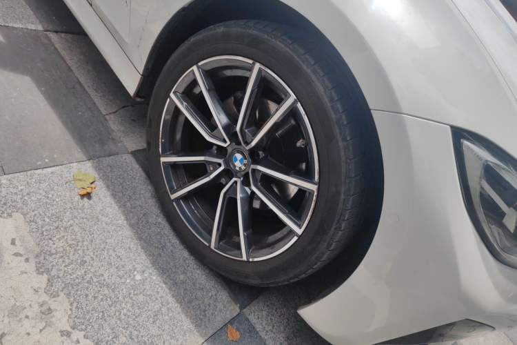 Used BMW 3 Series 2020 320Li M Sport Package Right Front Wheel Hub