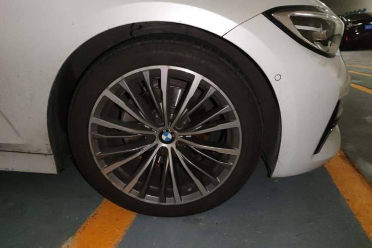 Used BMW 3 Series 2020 325Li First Edition Right Front Wheel Hub