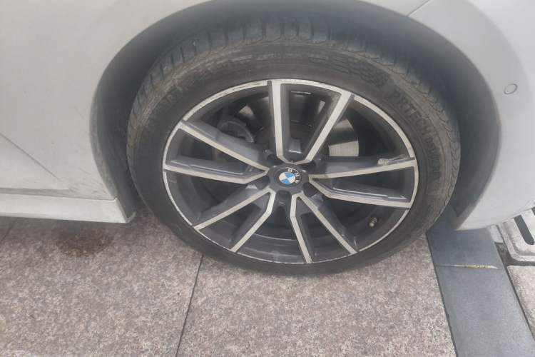 Used BMW 3 Series 2020 325Li M Sport Package Right Front Wheel Hub