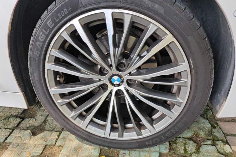 Used BMW 3 Series 2020 325Li First Edition Right Front Wheel Hub
