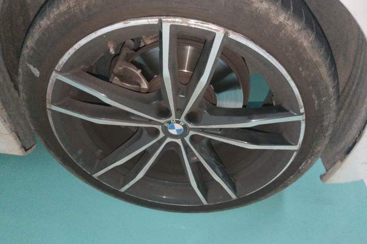 Used BMW 3 Series 2020 Restyled 325i M Sport Night Edition Package Right Front Wheel Hub