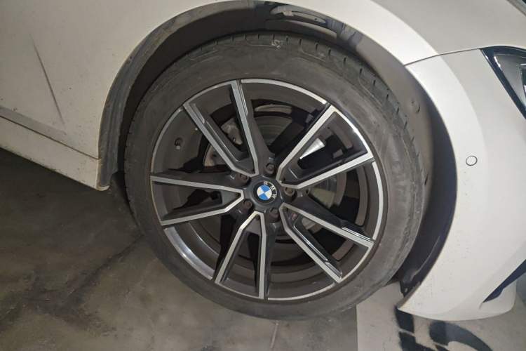 Used BMW 3 Series 2020 Restyled 325Li M Sport Package Right Front Wheel Hub