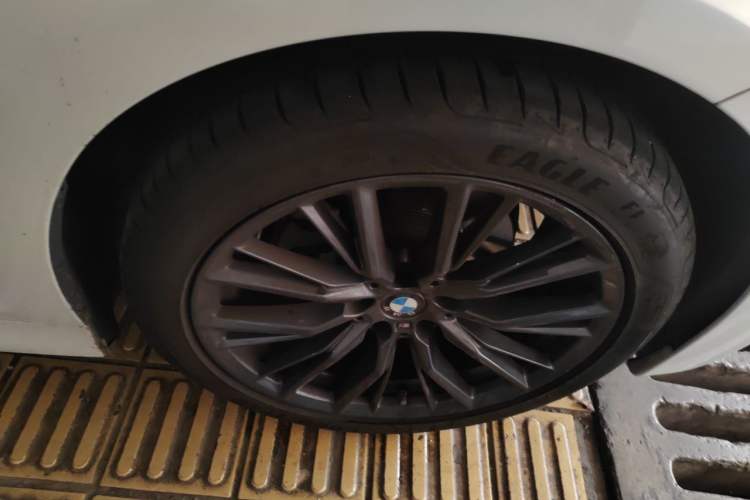 Used BMW 3 Series 2020 Facelifted 325Li M Sport Night Edition Package Right Front Wheel Hub