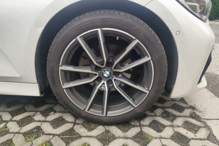 Used BMW 3 Series 2020 Restyled 325Li M Sport Package Right Front Wheel Hub