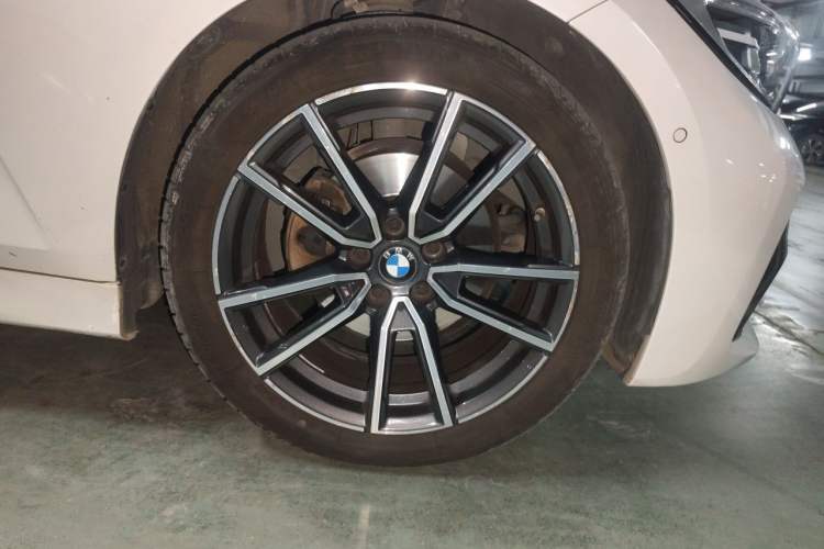 Used BMW 3 Series 2020 320Li M Sport Package Right Front Wheel Hub
