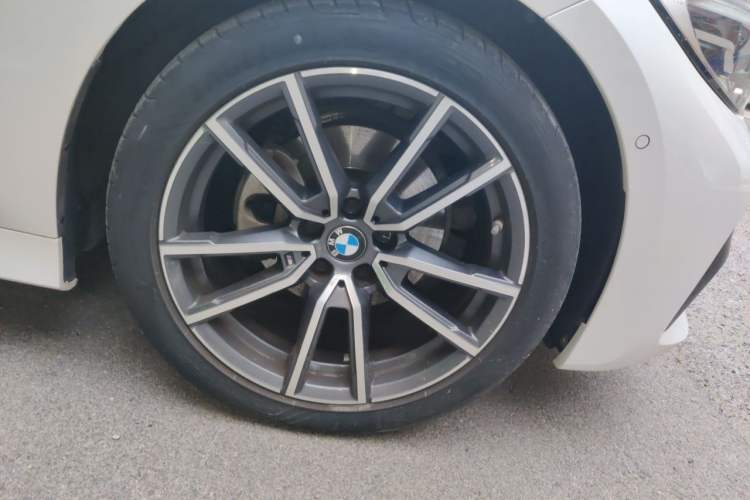 Used BMW 3 Series 2020 320Li M Sport Package Right Front Wheel Hub
