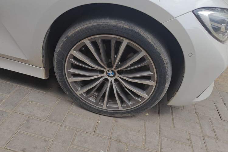Used BMW 3 Series 2020 325Li First Edition Right Front Wheel Hub