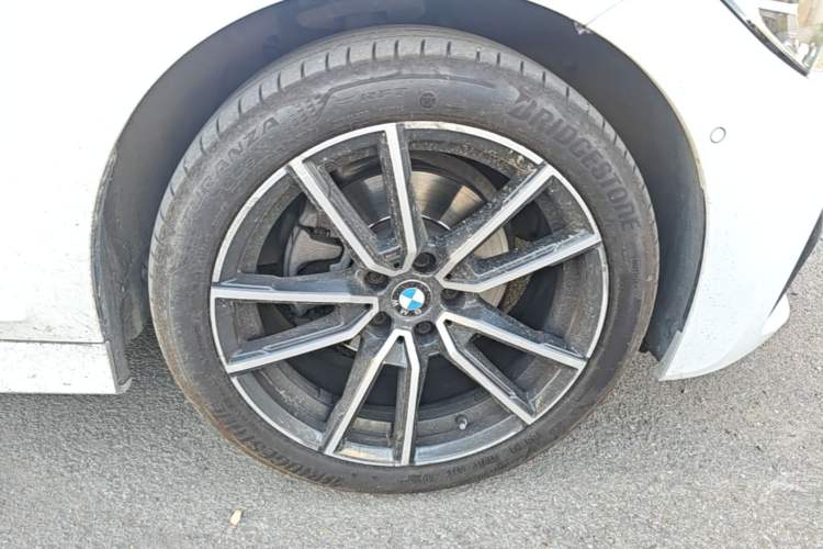 Used BMW 3 Series 2020 325Li xDrive M Sport Package Right Front Wheel Hub