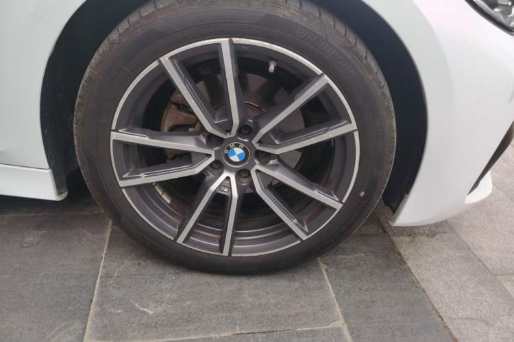 Used BMW 3 Series 2020 320Li M Sport Package Right Front Wheel Hub
