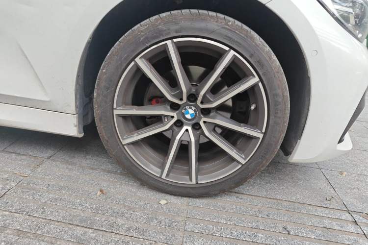 Used BMW 3 Series 2020 320Li M Sport Package Right Front Wheel Hub
