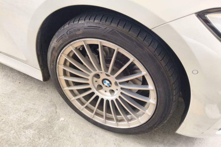Used BMW 3 Series 2020 325i M Sport Package Right Front Wheel Hub