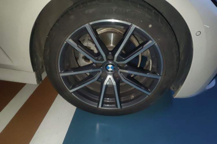 Used BMW 3 Series 2020 Restyled 325Li M Sport Package Right Front Wheel Hub