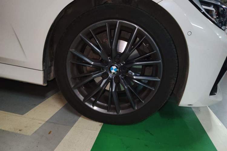Used BMW 3 Series 2020 Restyled 325Li M Sport Package Right Front Wheel Hub