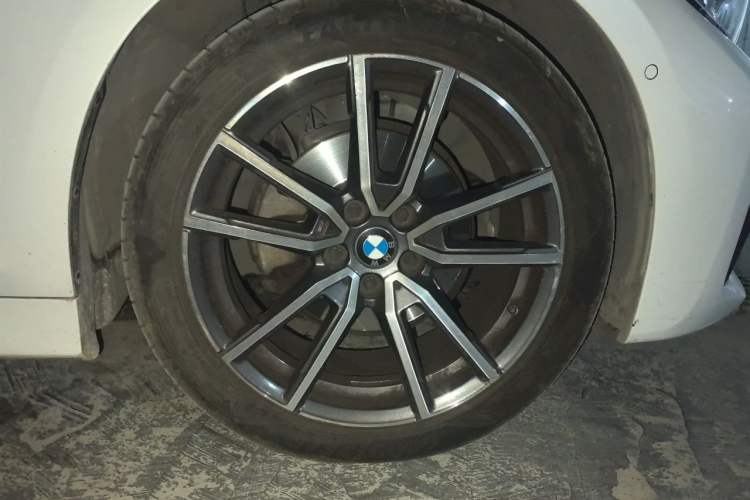 Used BMW 3 Series 2020 320Li M Sport Package Right Front Wheel Hub