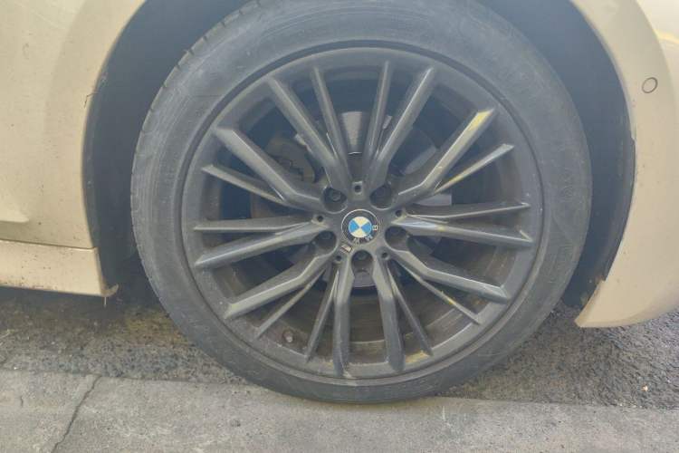 Used BMW 3 Series 2020 325Li M Sport Night Edition Package Right Front Wheel Hub