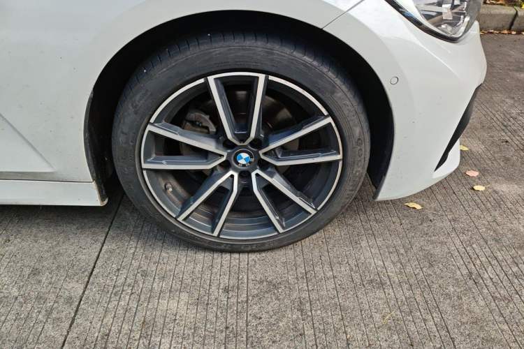 Used BMW 3 Series 2020 Restyled 325Li M Sport Package Right Front Wheel Hub